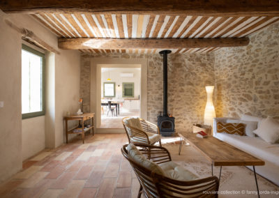 séjour avec plafond provençal Rouviere Construction